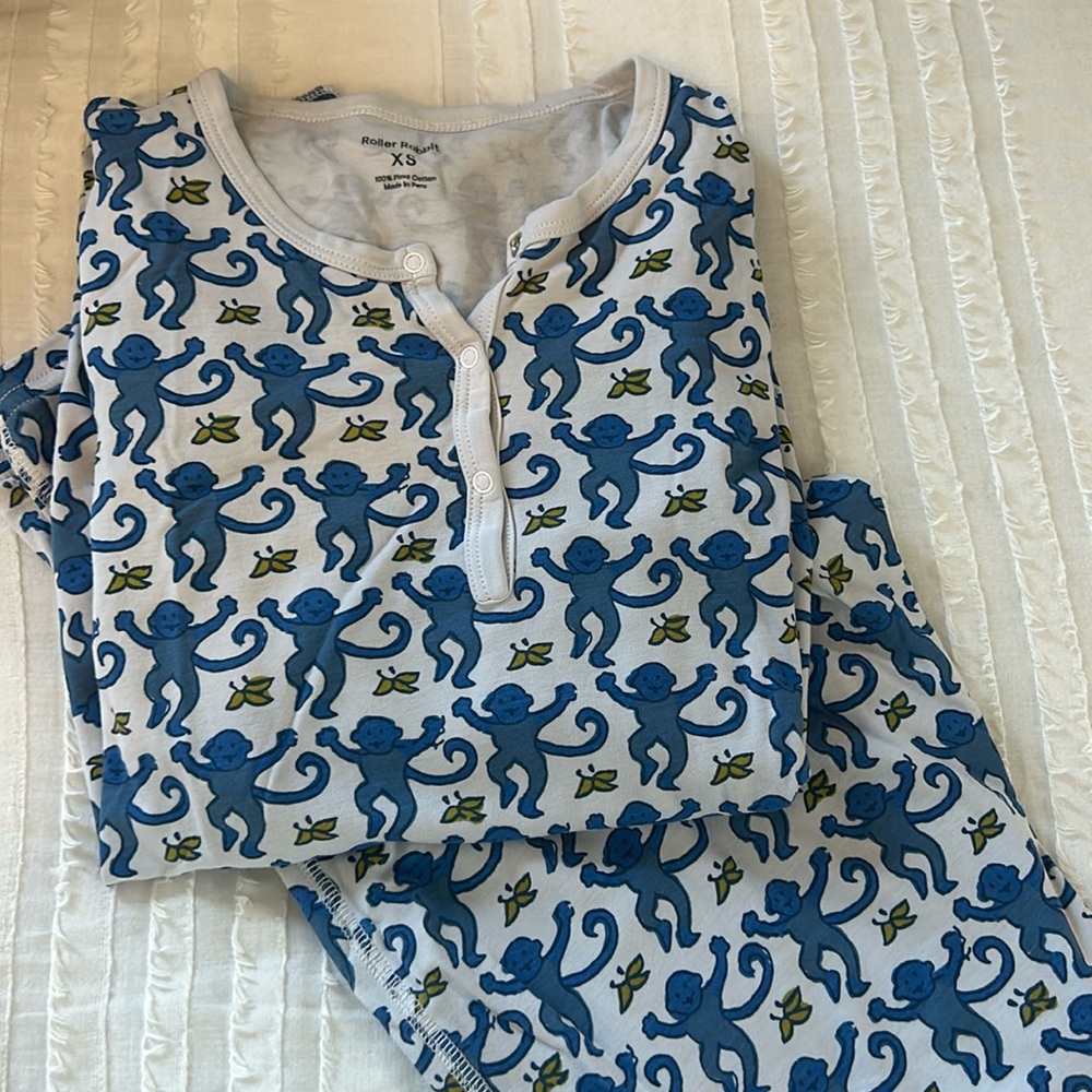 Roller rabbit blue monkey long sleeve pajama set